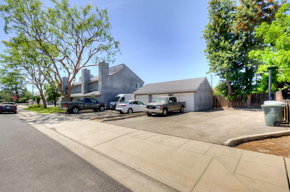 264 Osmun Ave, Clovis, CA 93612