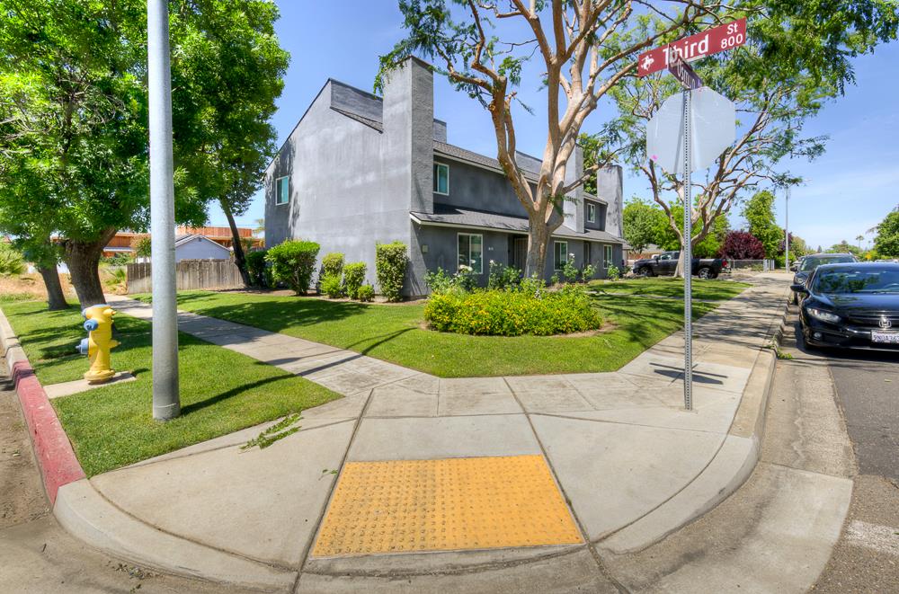 264 Osmun Ave, Clovis, CA 93612