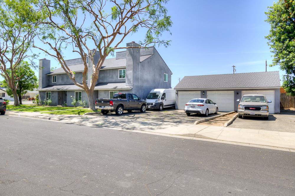 264 Osmun Ave, Clovis, CA 93612