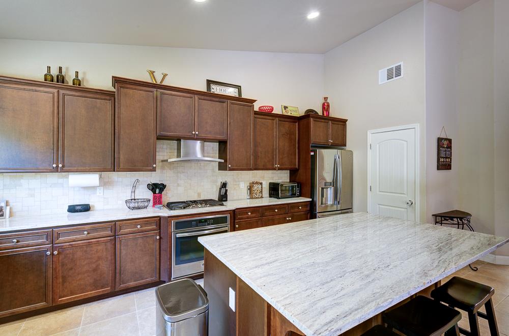 3118 Poe Ave, Clovis, CA 93619