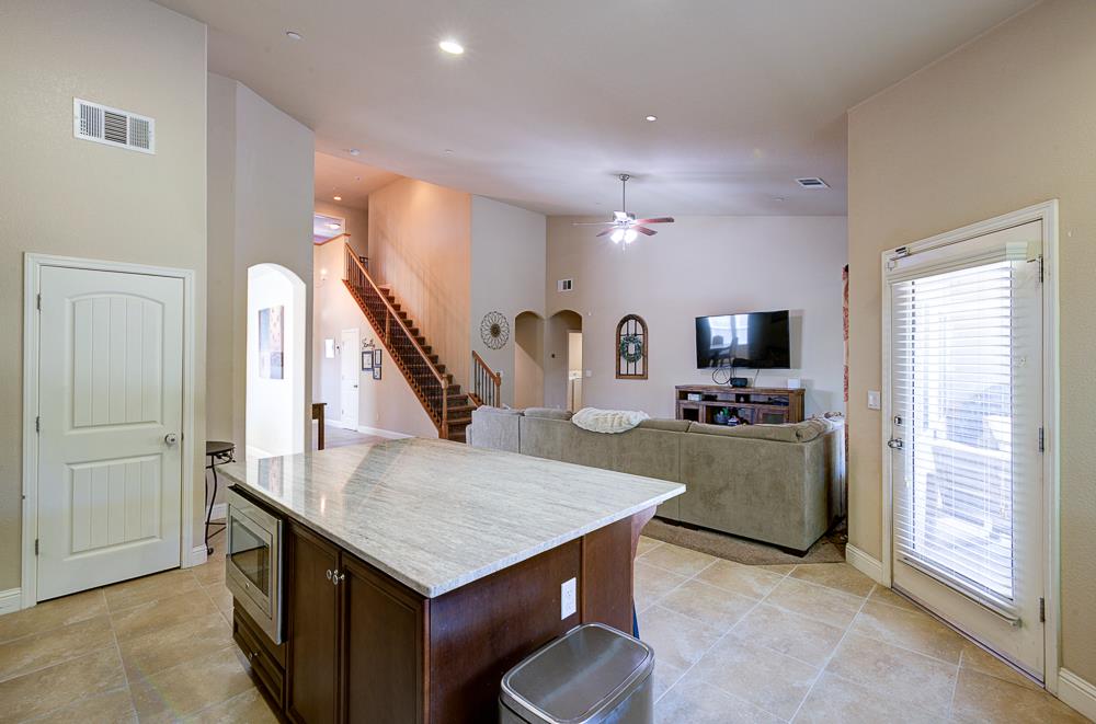 3118 Poe Ave, Clovis, CA 93619