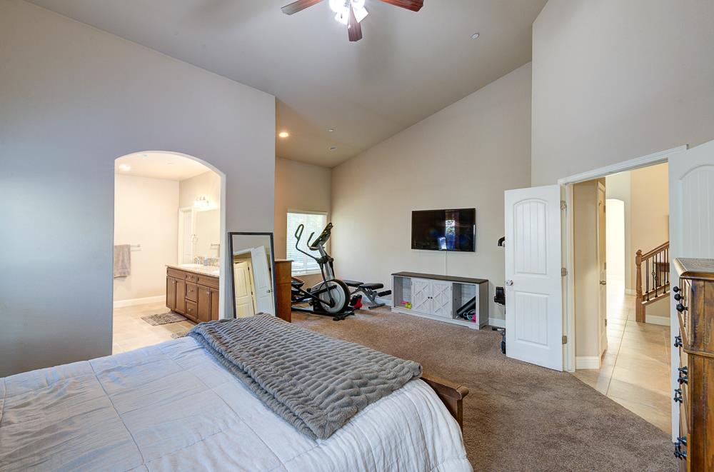 3118 Poe Ave, Clovis, CA 93619