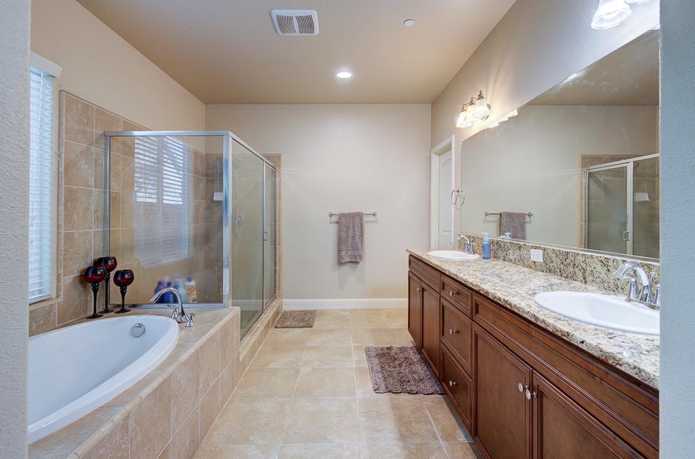 3118 Poe Ave, Clovis, CA 93619