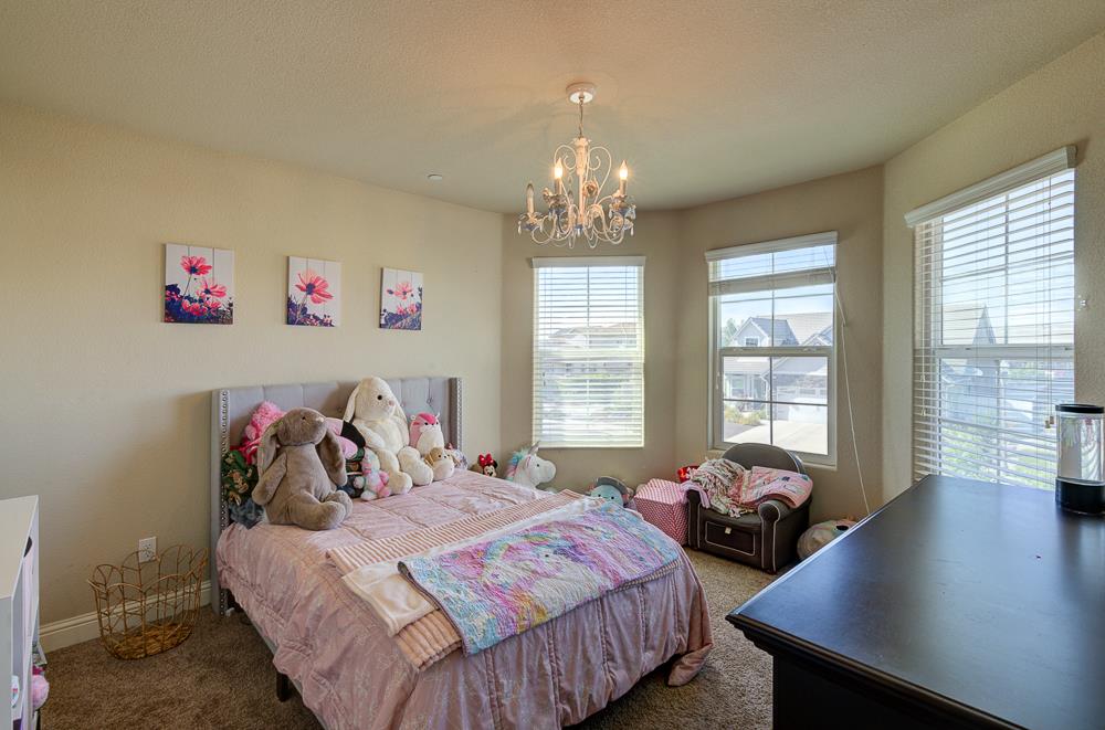 3118 Poe Ave, Clovis, CA 93619