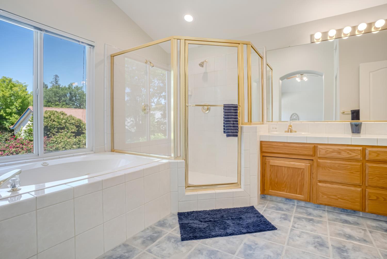 5918 W Chennault Ave, Fresno, CA 93722