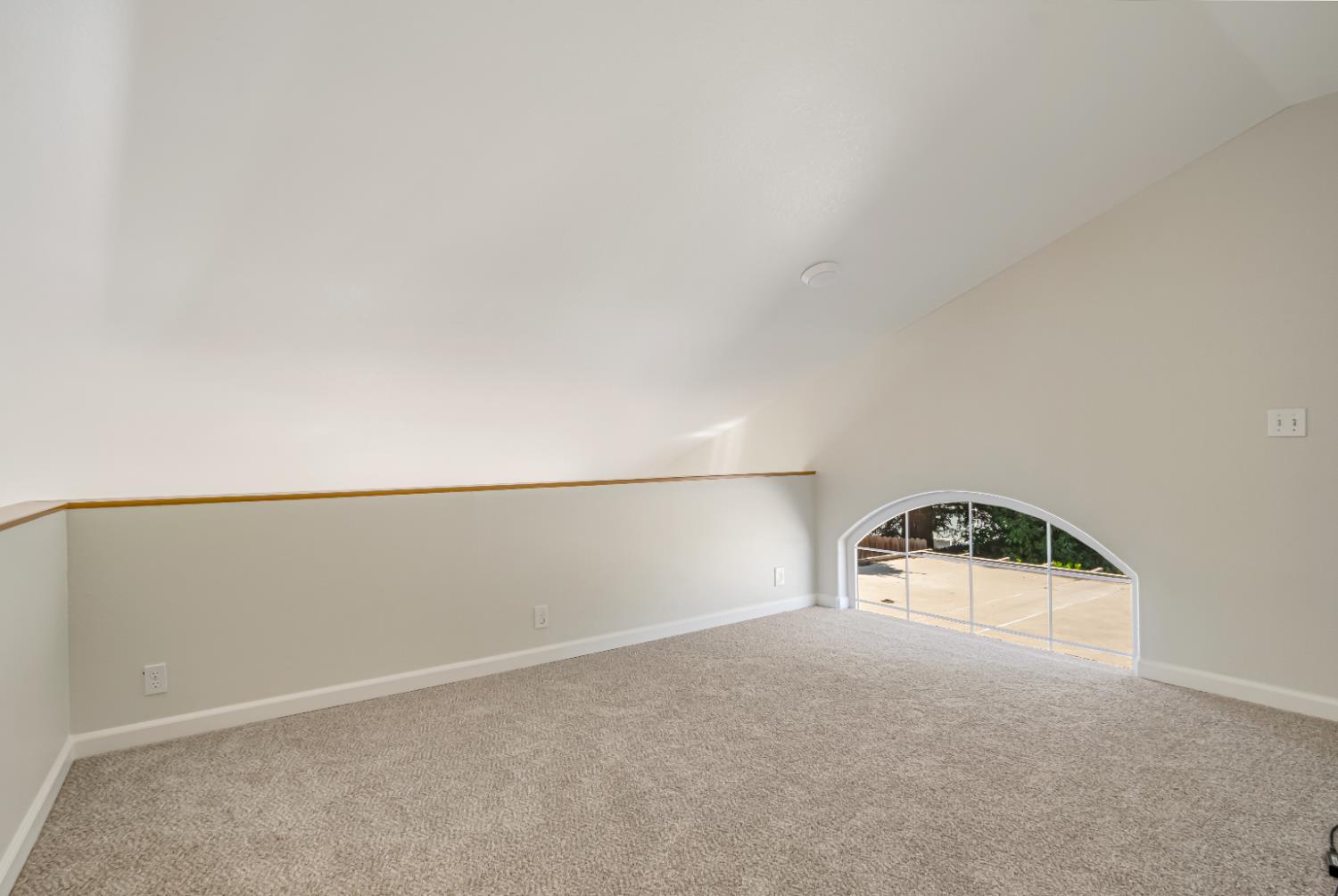 5918 W Chennault Ave, Fresno, CA 93722