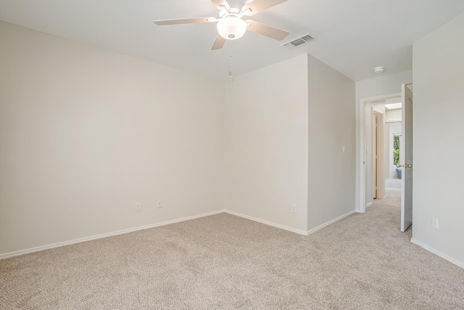 5918 W Chennault Ave, Fresno, CA 93722