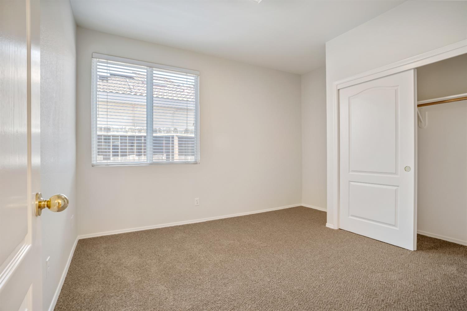 5918 W Chennault Ave, Fresno, CA 93722