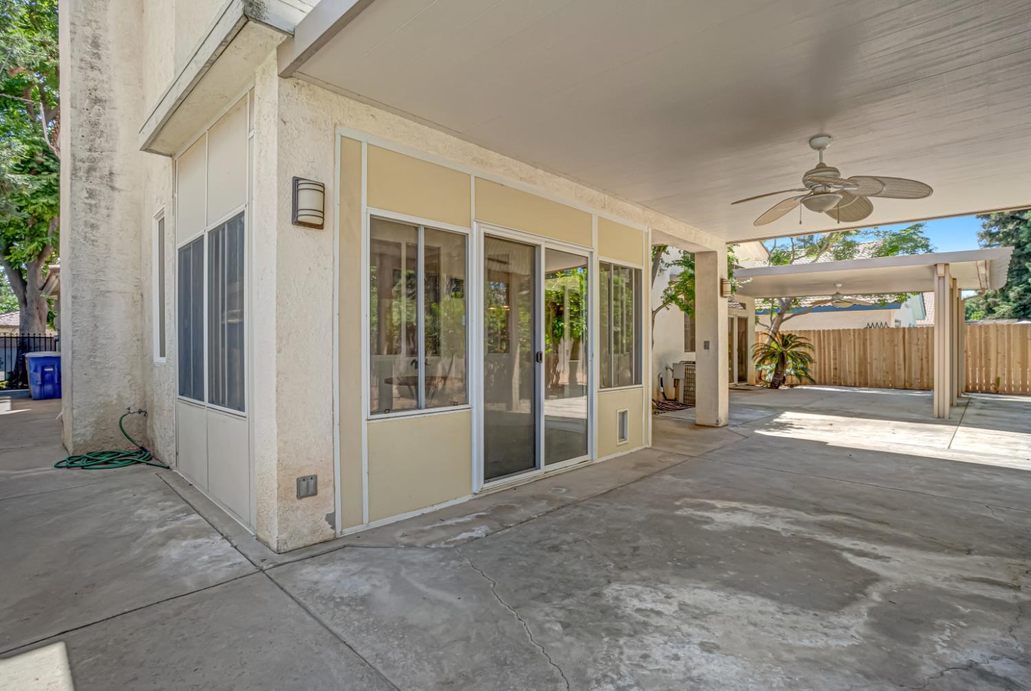 5918 W Chennault Ave, Fresno, CA 93722