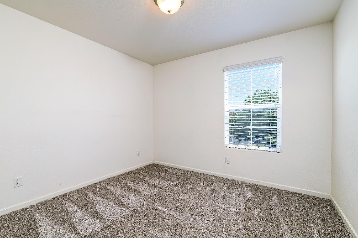 2444 Chardonnay Pl, Hanford, CA 93230