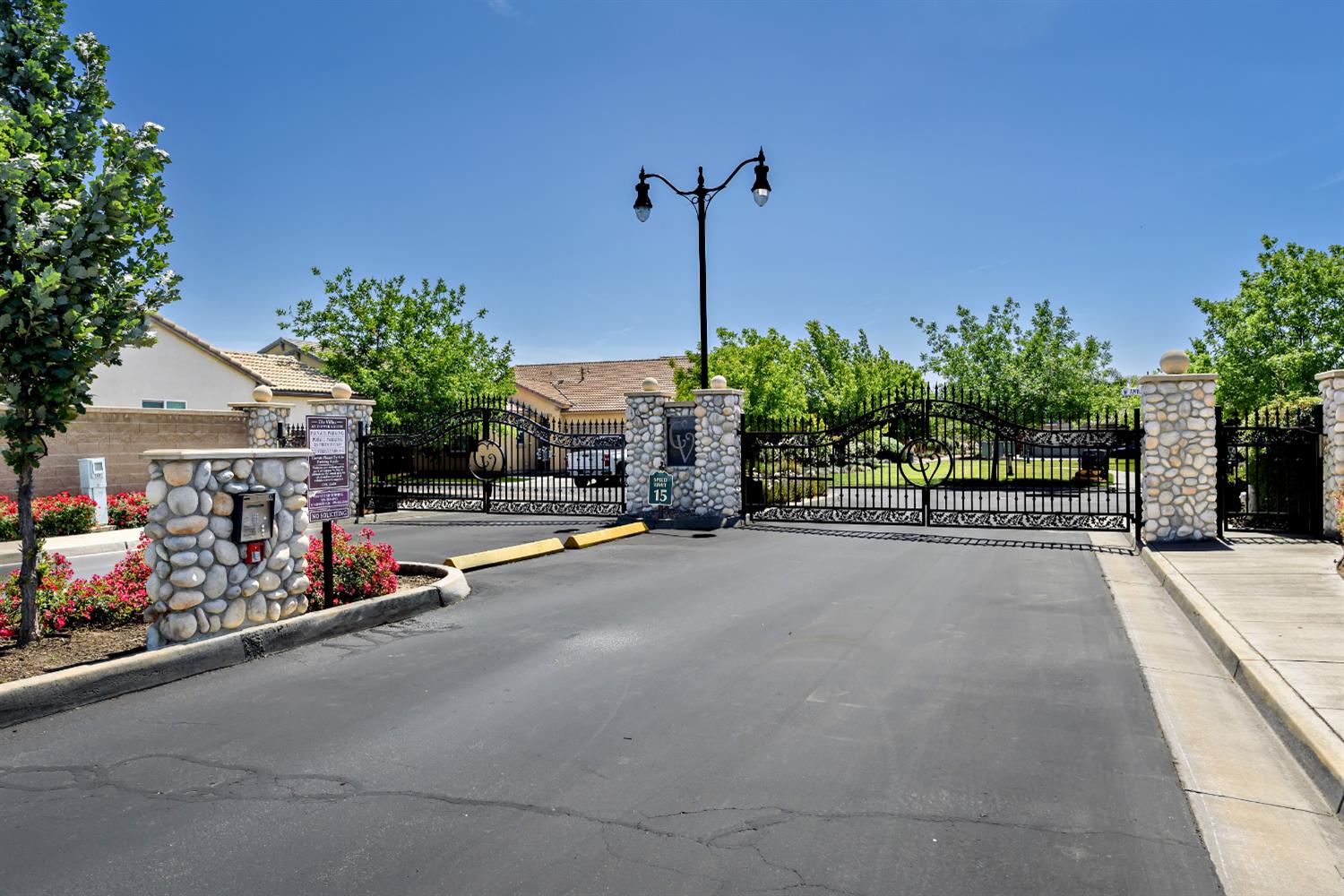 2444 Chardonnay Pl, Hanford, CA 93230