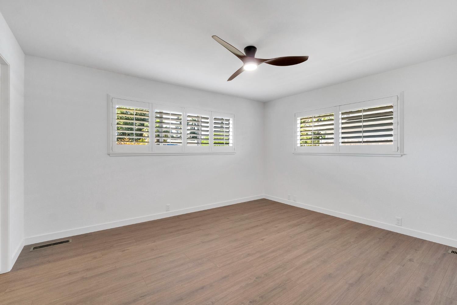 672 W Roberts Ave, Fresno, CA 93704