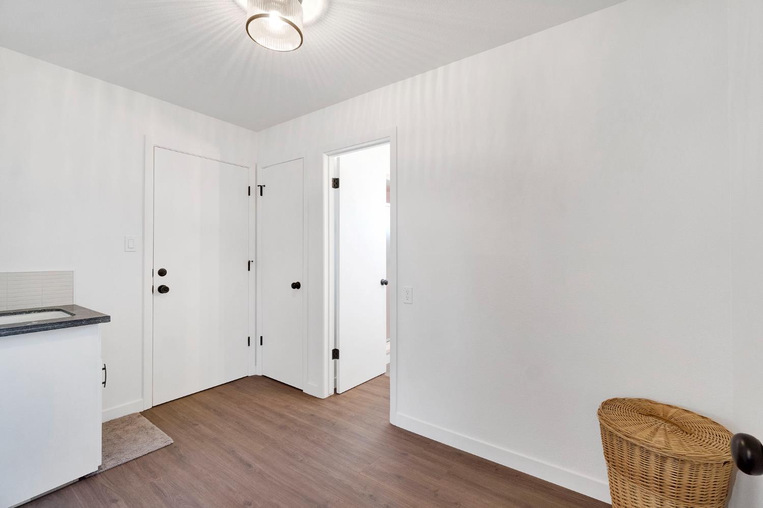 672 W Roberts Ave, Fresno, CA 93704