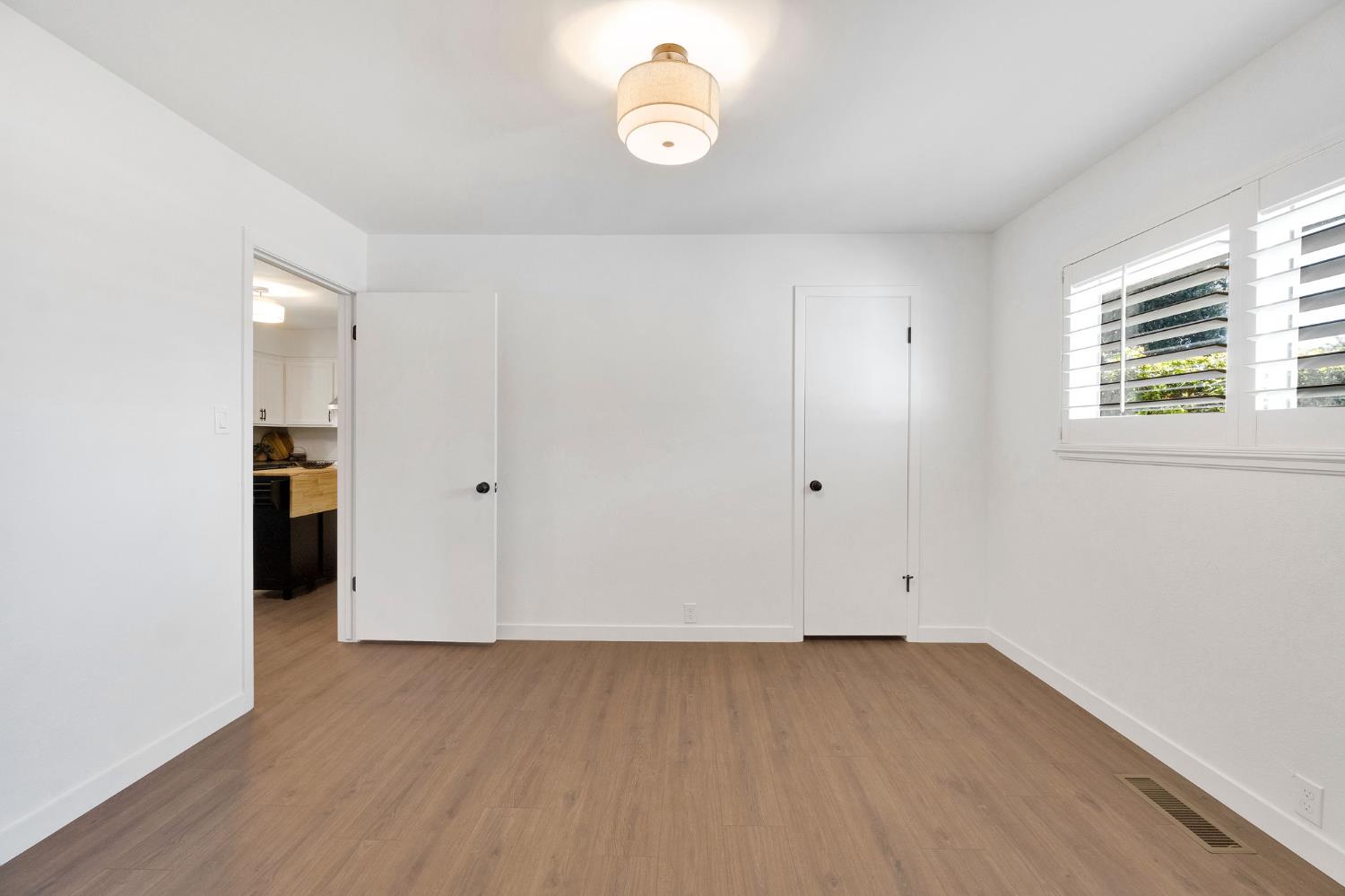 672 W Roberts Ave, Fresno, CA 93704