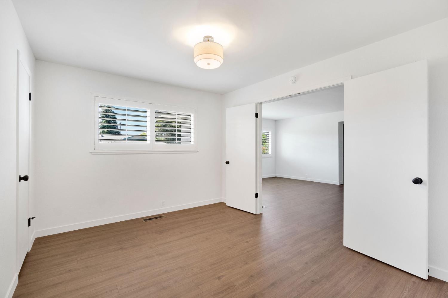 672 W Roberts Ave, Fresno, CA 93704