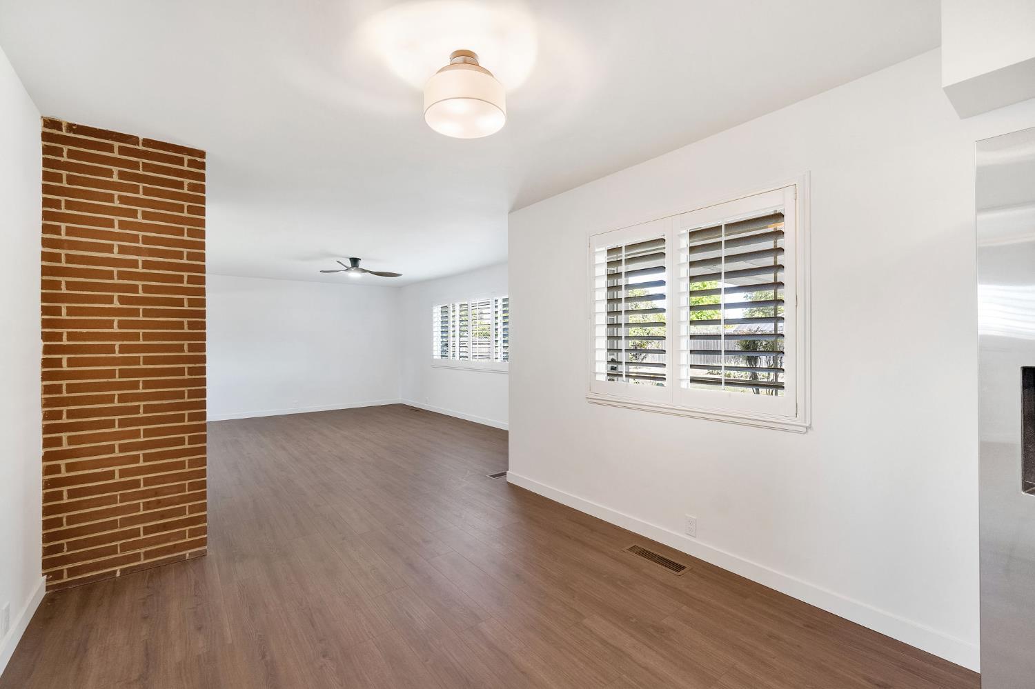 672 W Roberts Ave, Fresno, CA 93704