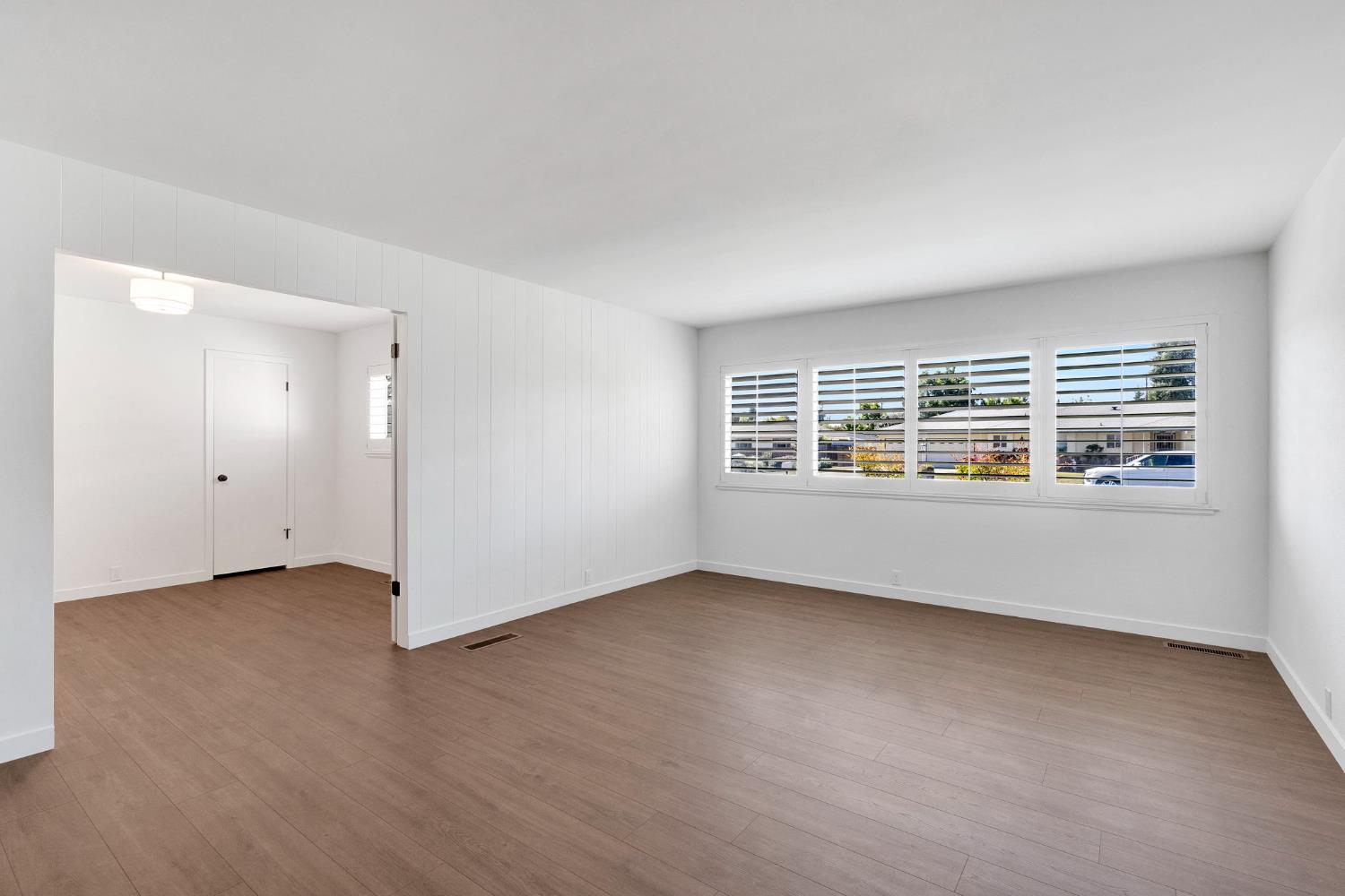 672 W Roberts Ave, Fresno, CA 93704