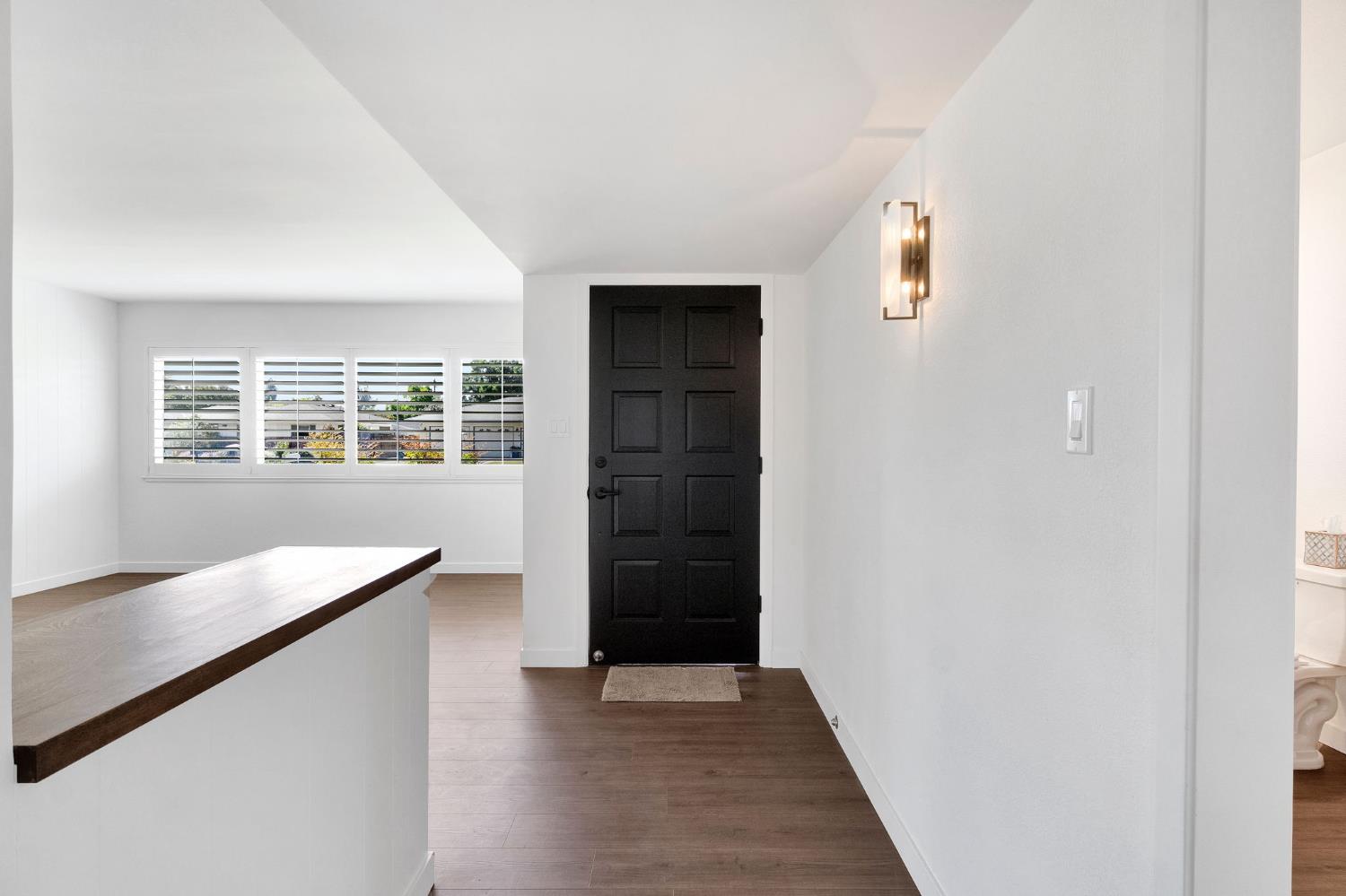 672 W Roberts Ave, Fresno, CA 93704