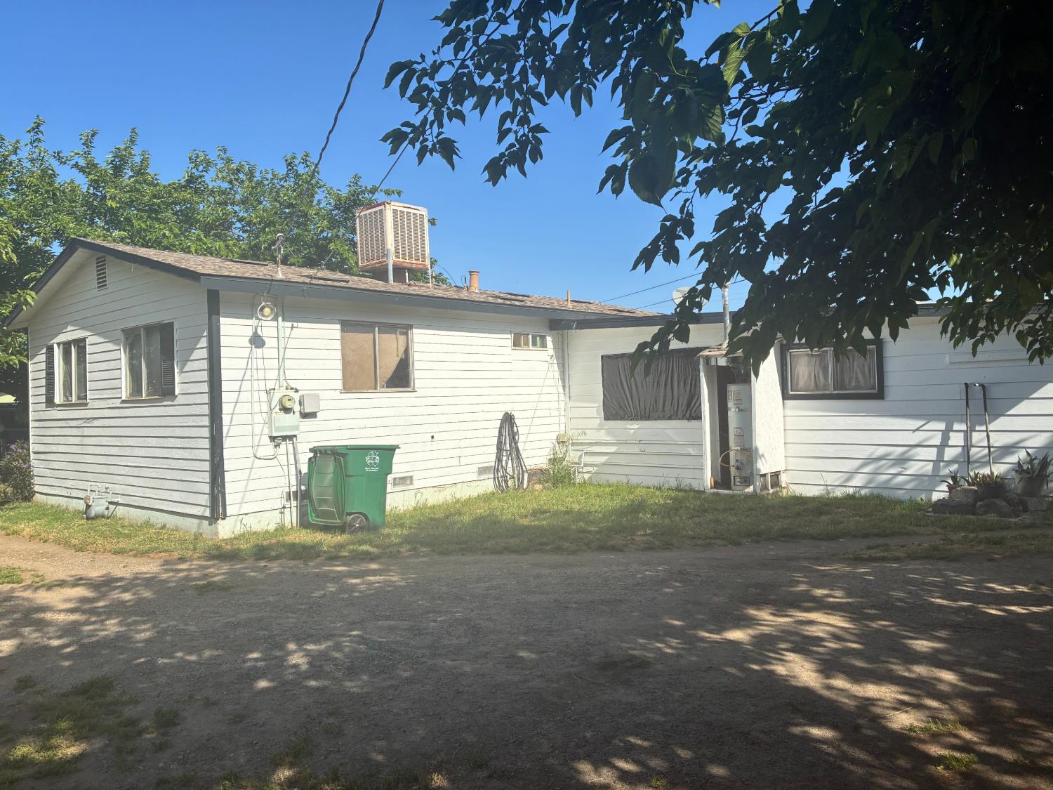 130 11Th St, Orange Cove, CA 93646