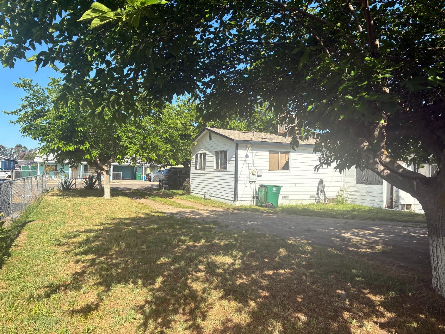 130 11Th St, Orange Cove, CA 93646
