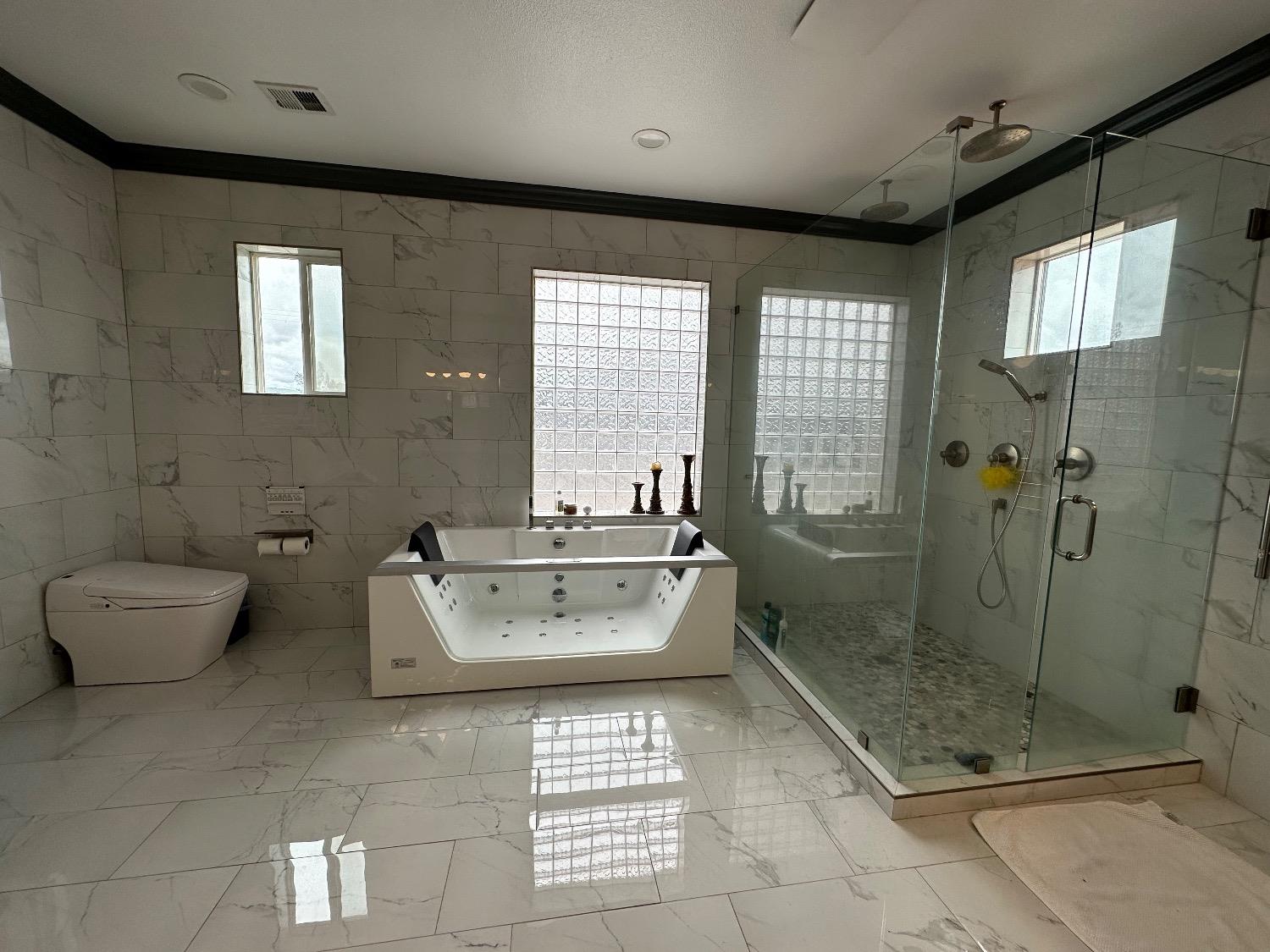 11027 N Stanford Ave, Clovis, CA 93619