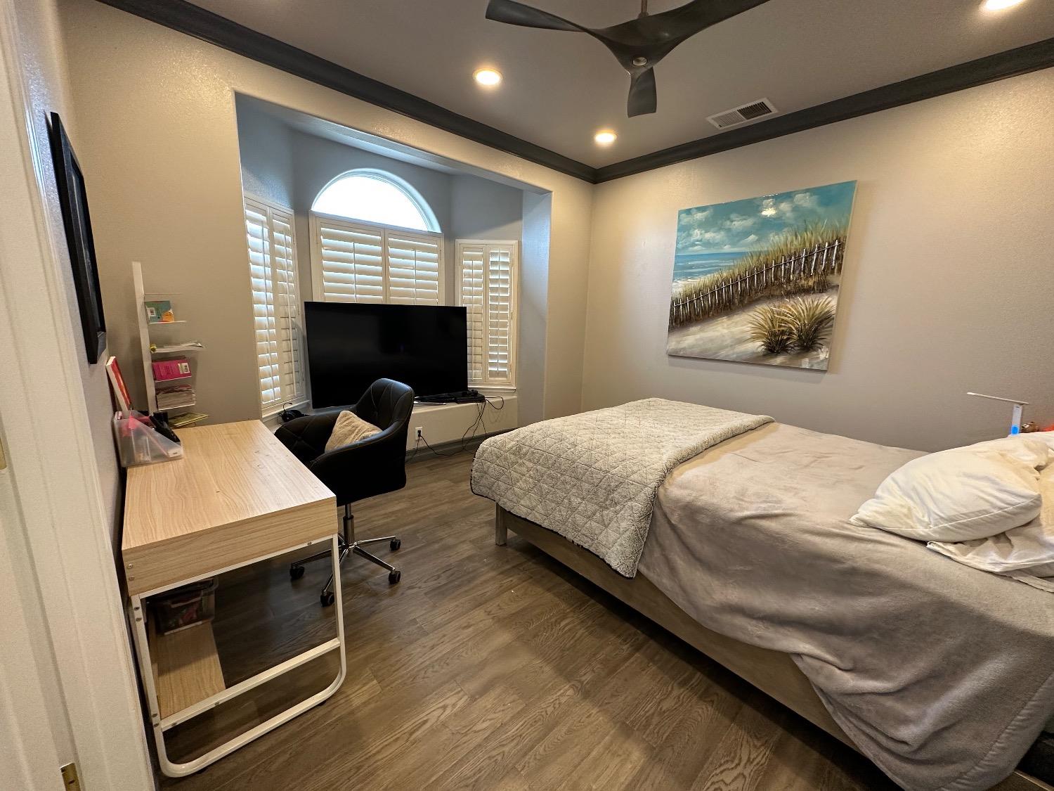 11027 N Stanford Ave, Clovis, CA 93619