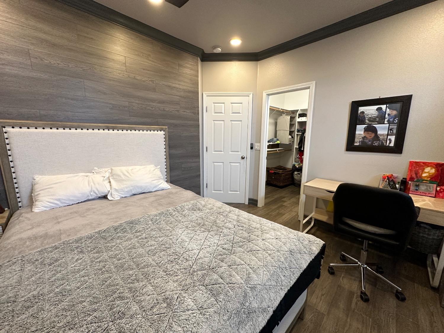 11027 N Stanford Ave, Clovis, CA 93619