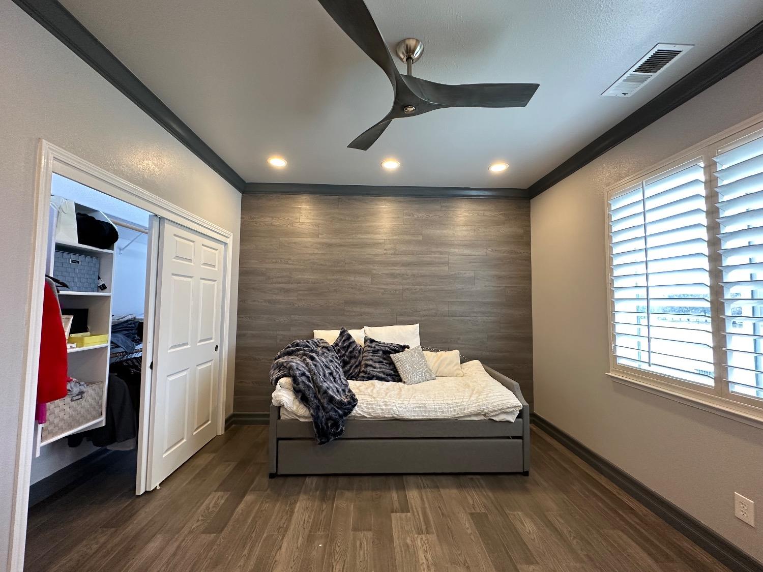 11027 N Stanford Ave, Clovis, CA 93619