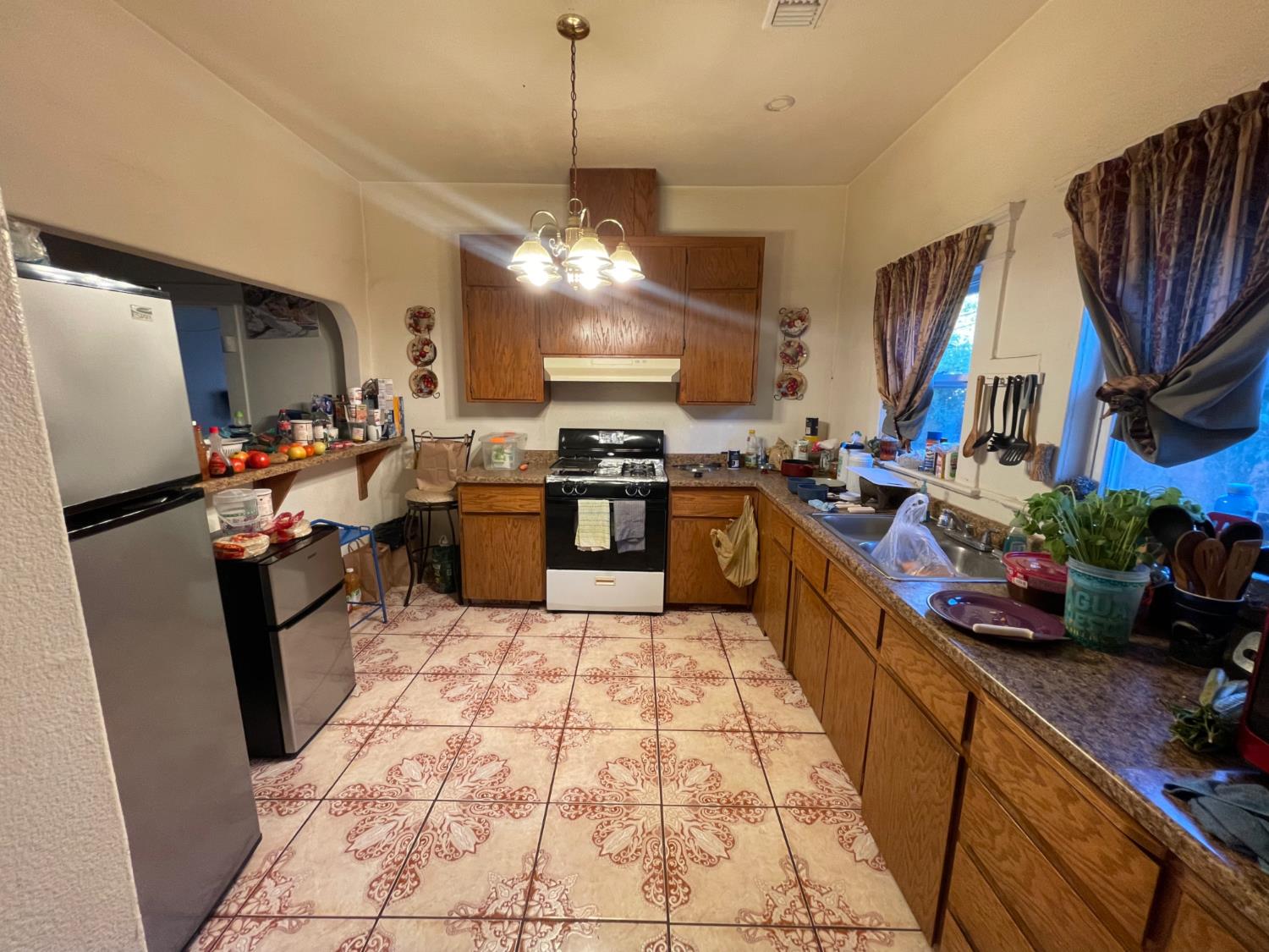 425 N D St, Madera, CA 93638
