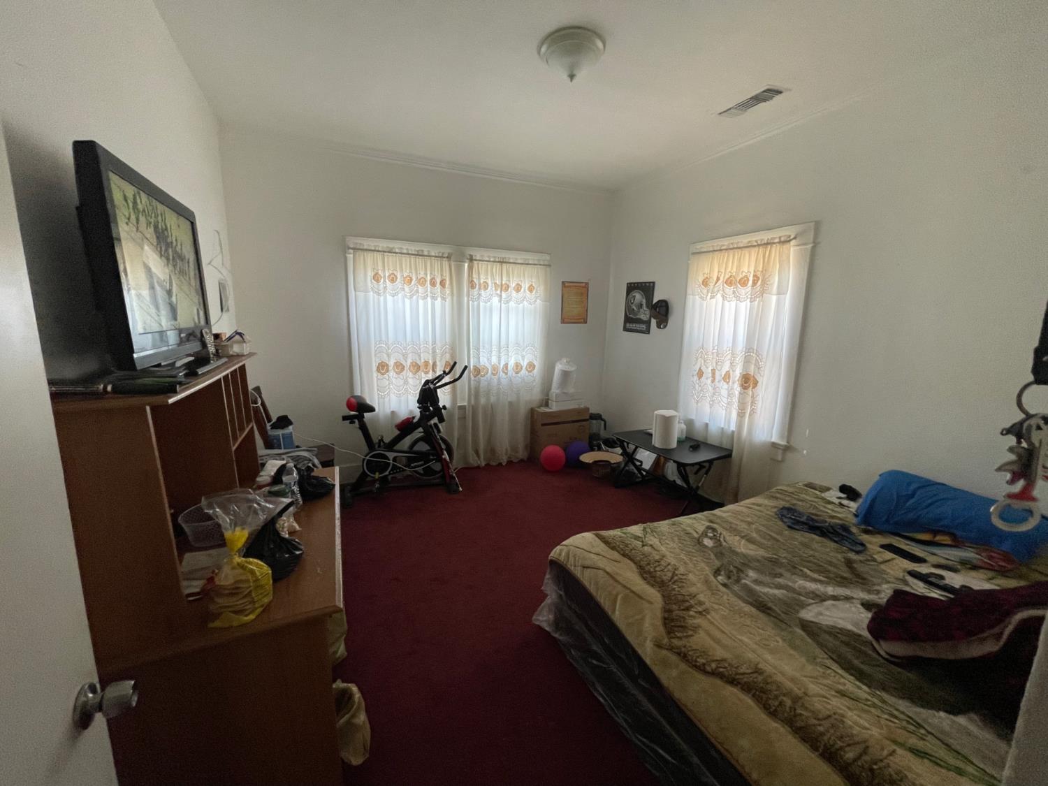 425 N D St, Madera, CA 93638