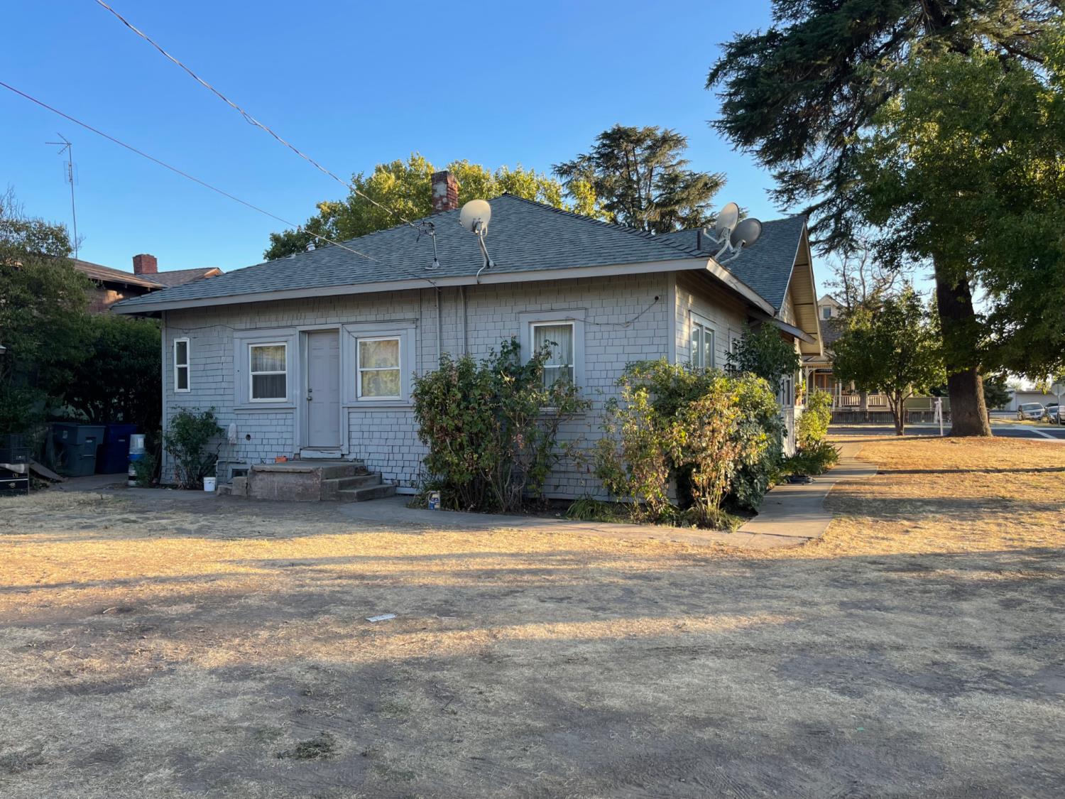 425 N D St, Madera, CA 93638