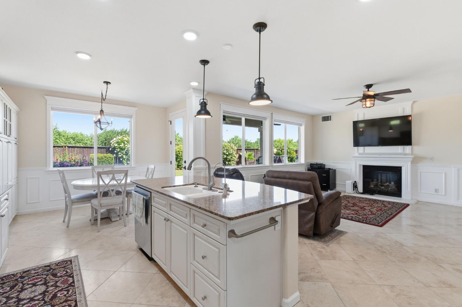 11092 Le Conte Pass Ct, Clovis, CA 93619