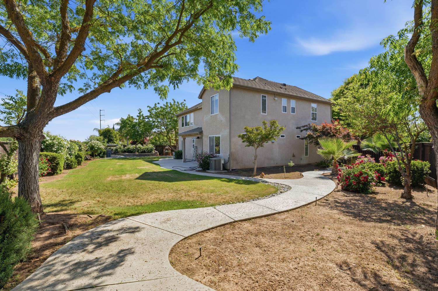 11092 Le Conte Pass Ct, Clovis, CA 93619