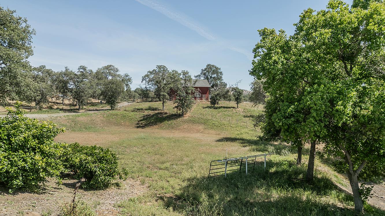 14815 Garlock Ln, Prather, CA 93651