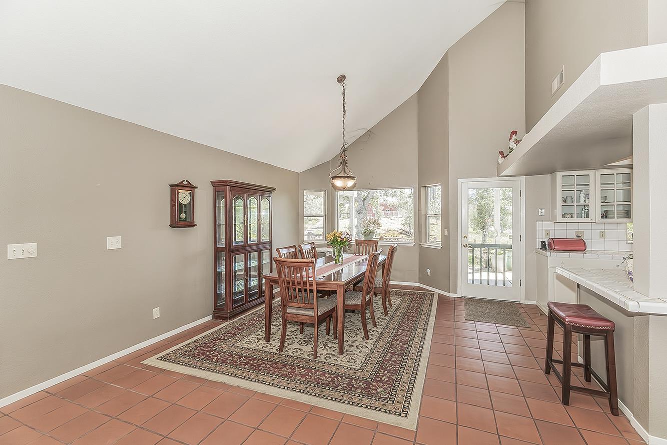 14815 Garlock Ln, Prather, CA 93651