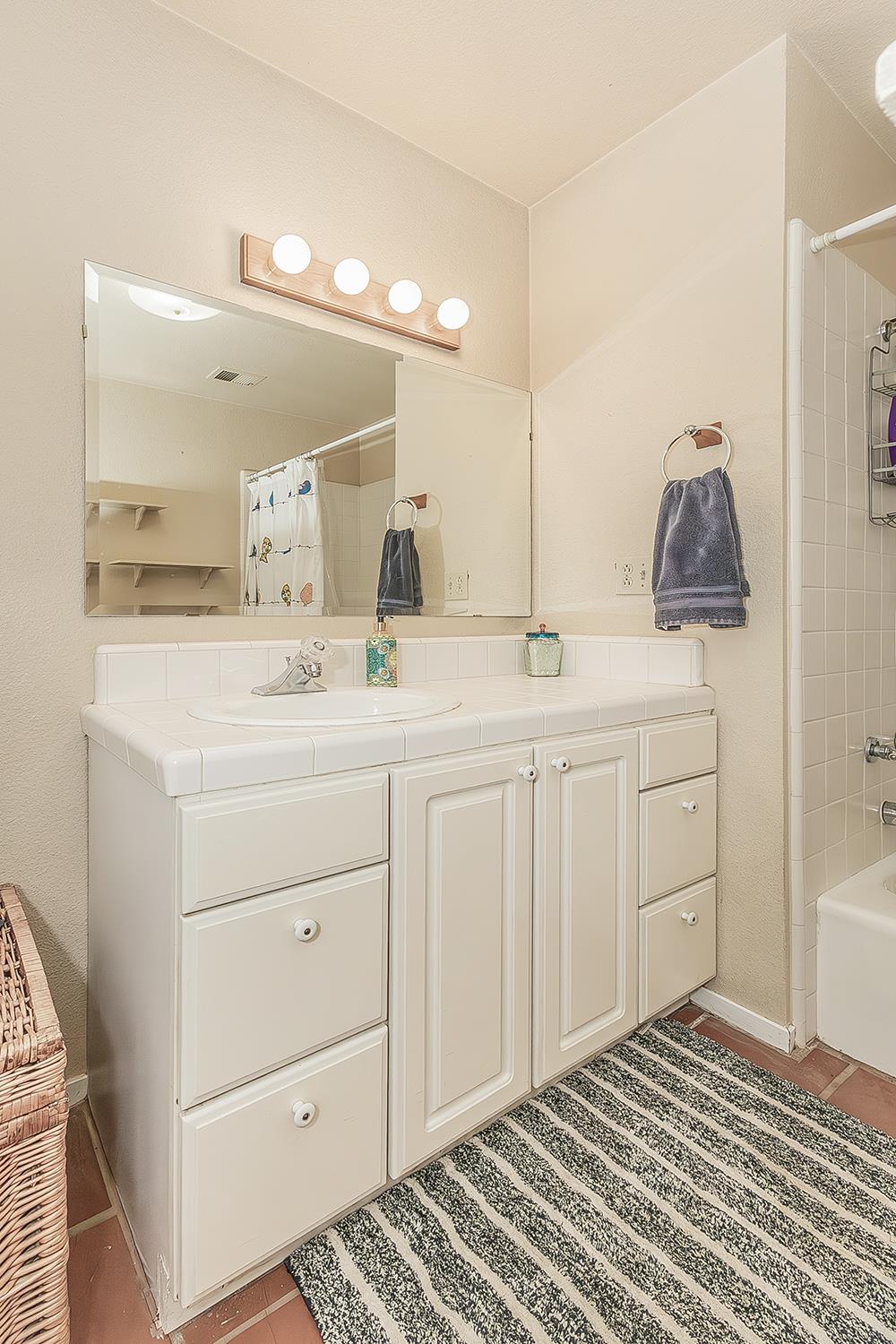 14815 Garlock Ln, Prather, CA 93651