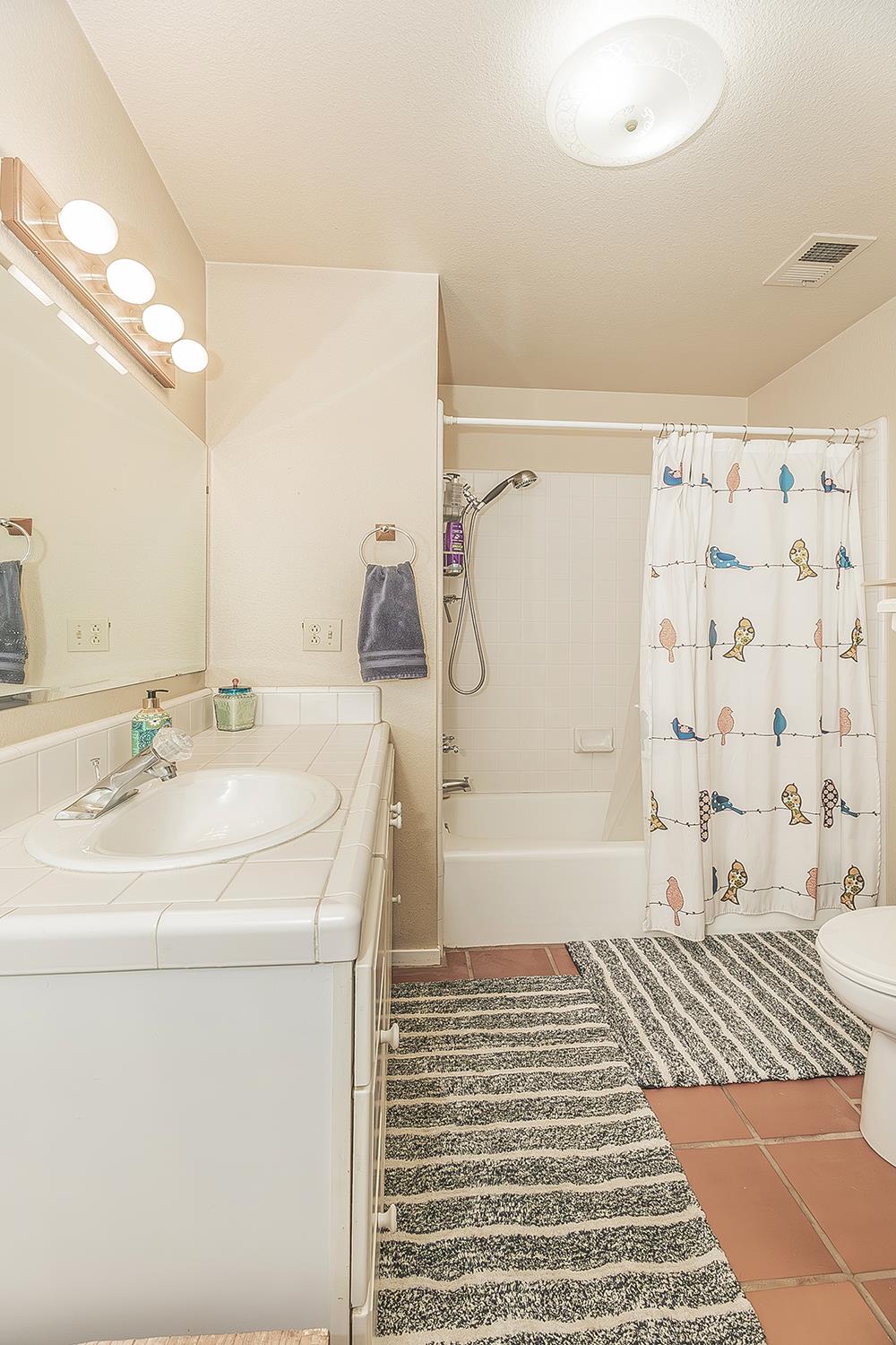 14815 Garlock Ln, Prather, CA 93651