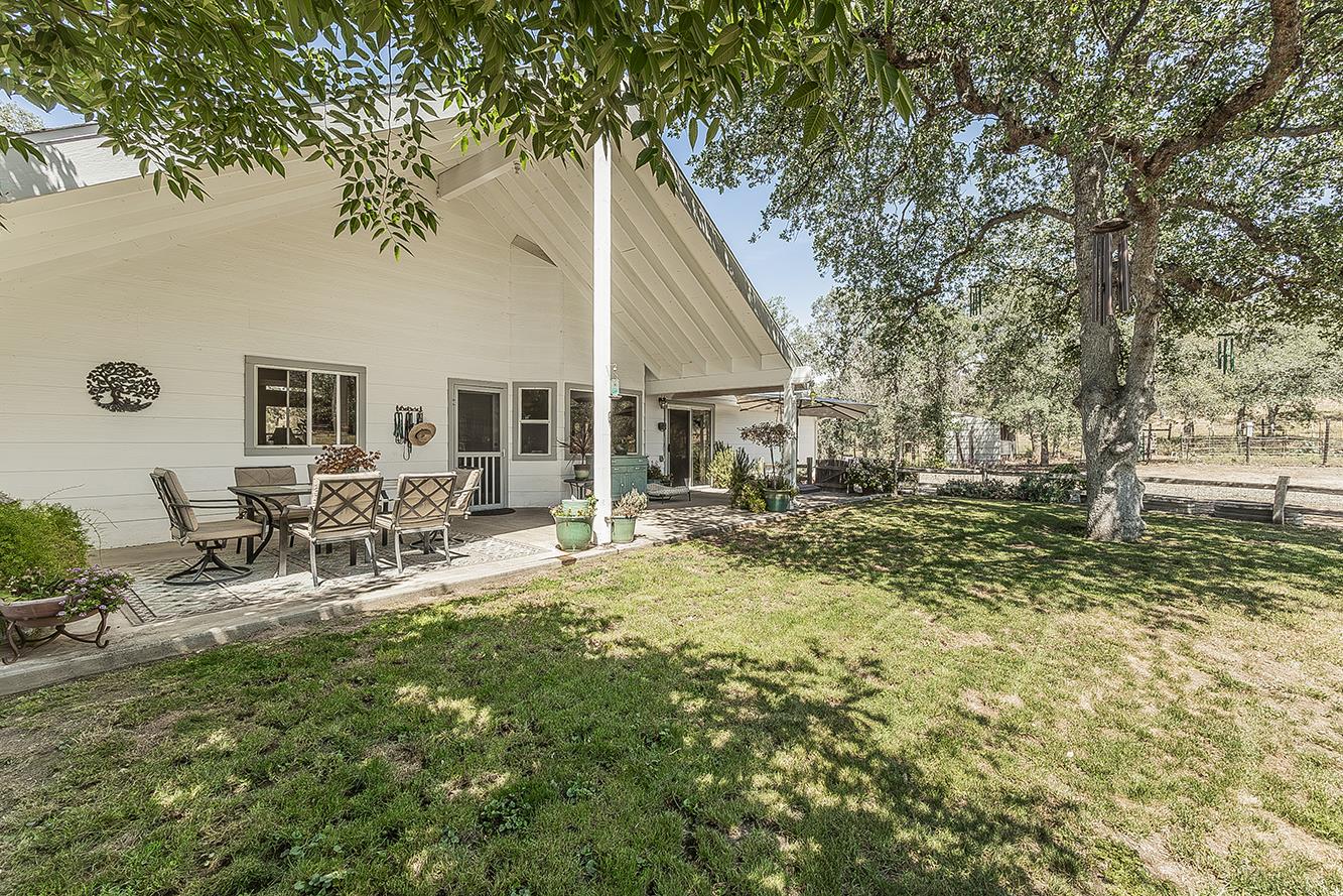 14815 Garlock Ln, Prather, CA 93651