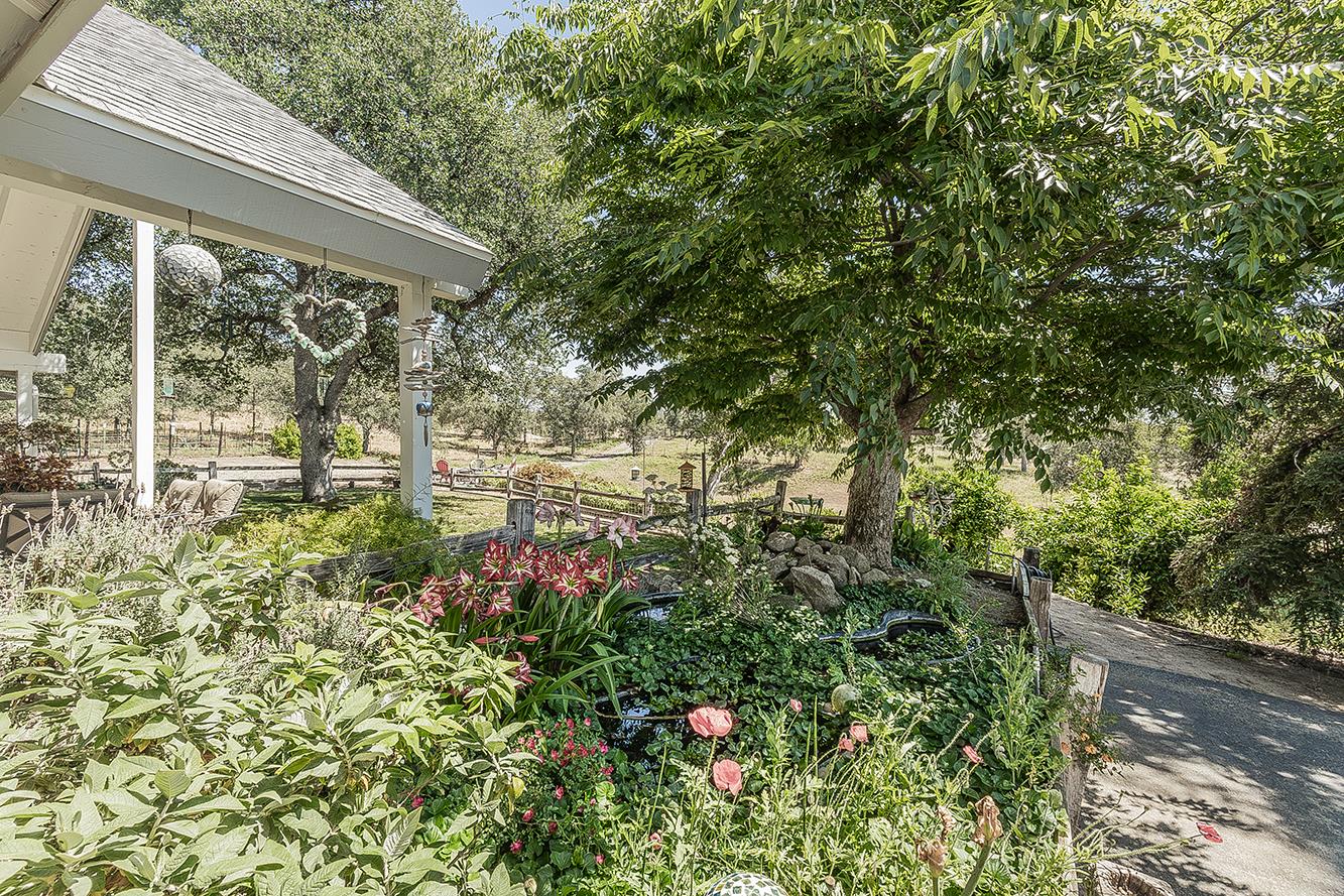 14815 Garlock Ln, Prather, CA 93651