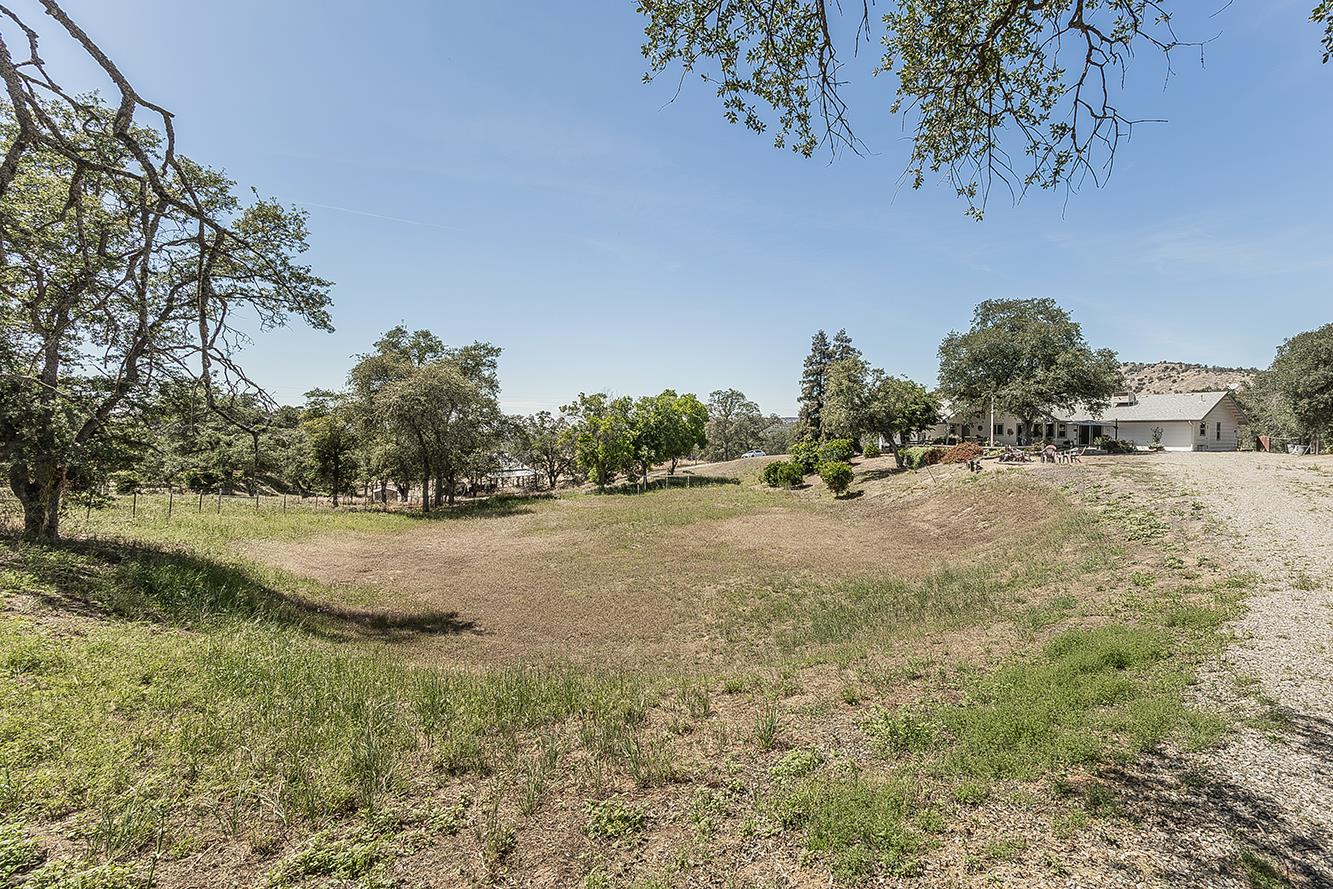 14815 Garlock Ln, Prather, CA 93651