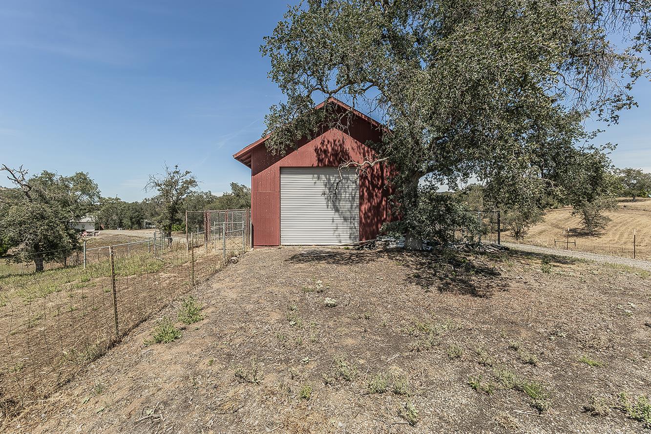 14815 Garlock Ln, Prather, CA 93651
