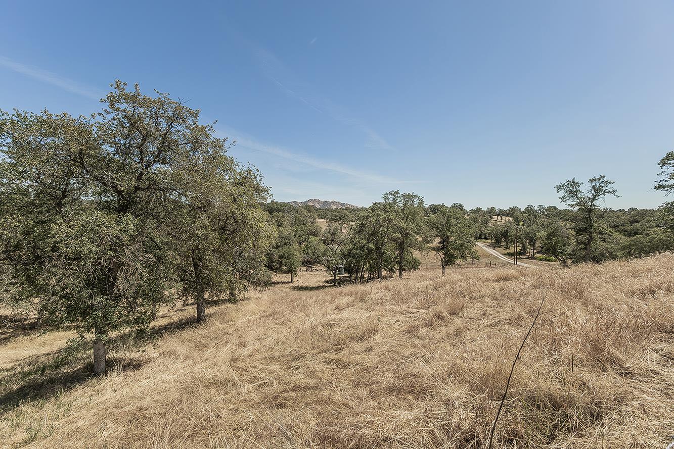 14815 Garlock Ln, Prather, CA 93651