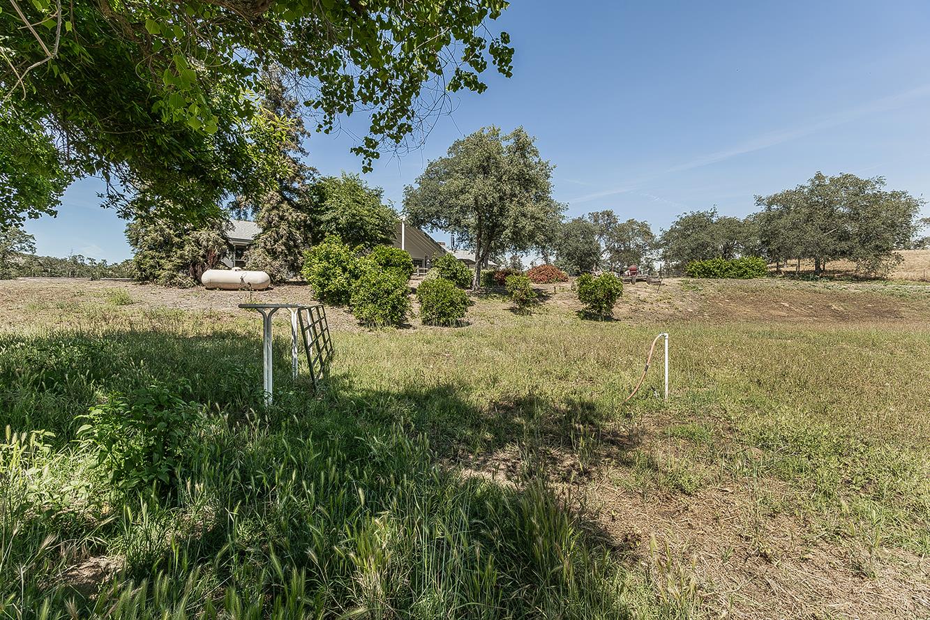 14815 Garlock Ln, Prather, CA 93651