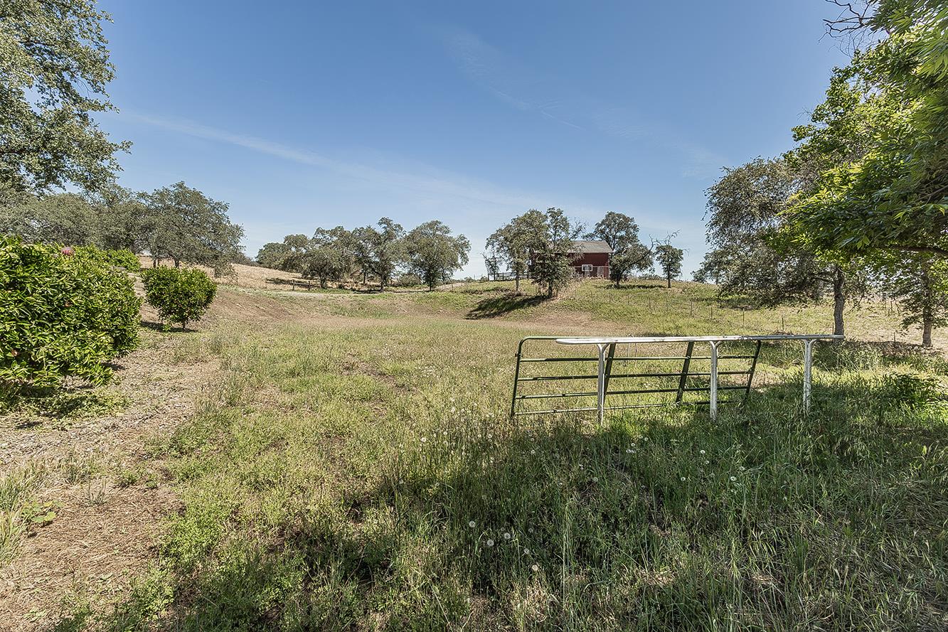 14815 Garlock Ln, Prather, CA 93651