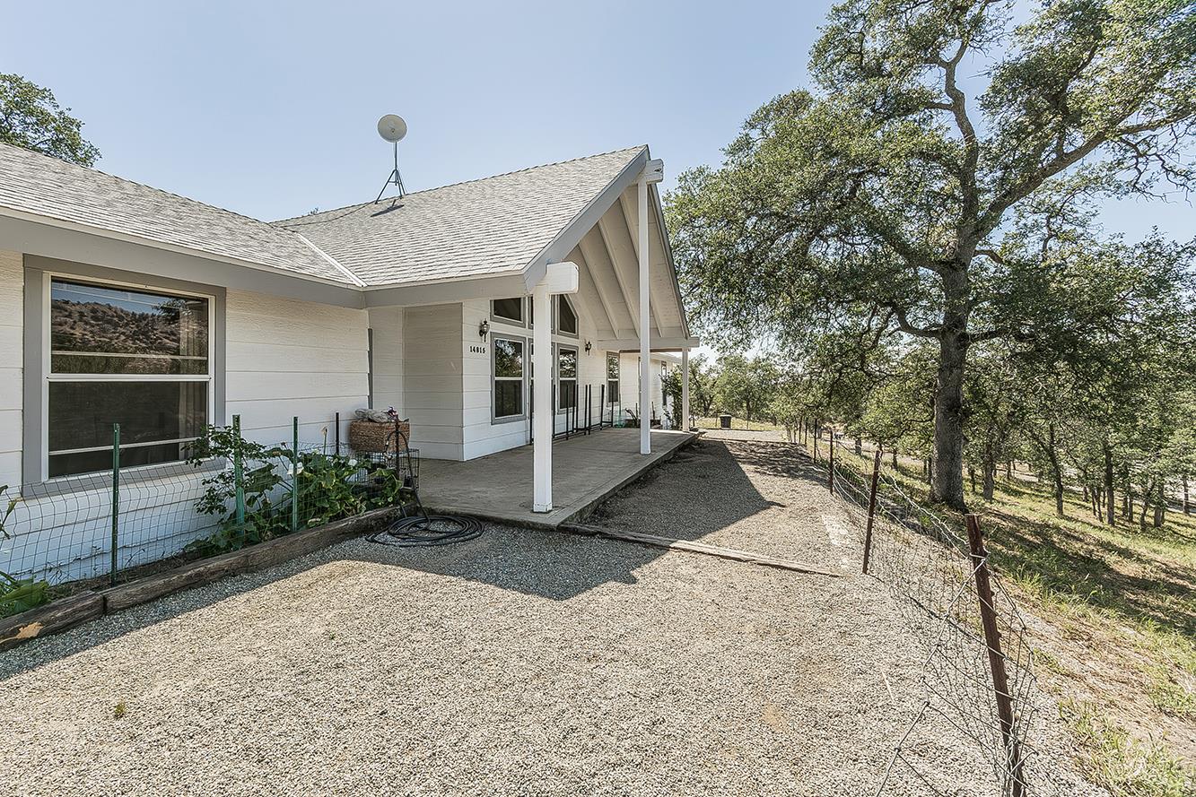 14815 Garlock Ln, Prather, CA 93651