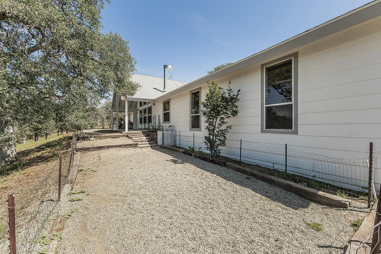 14815 Garlock Ln, Prather, CA 93651