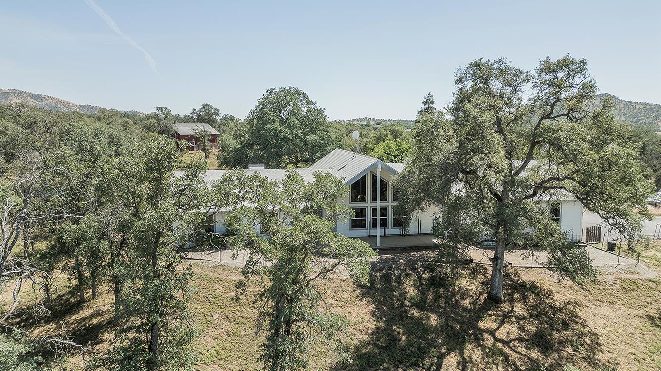 14815 Garlock Ln, Prather, CA 93651