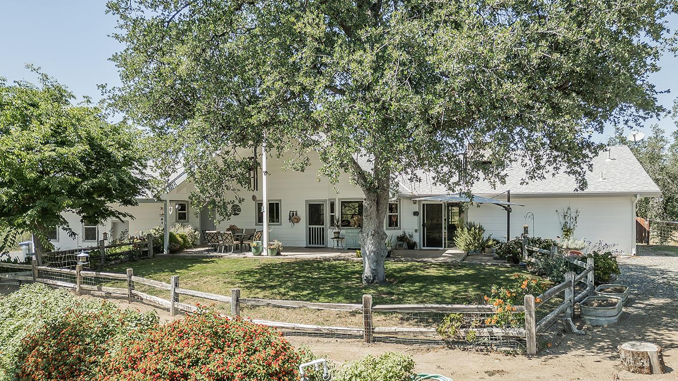 14815 Garlock Ln, Prather, CA 93651