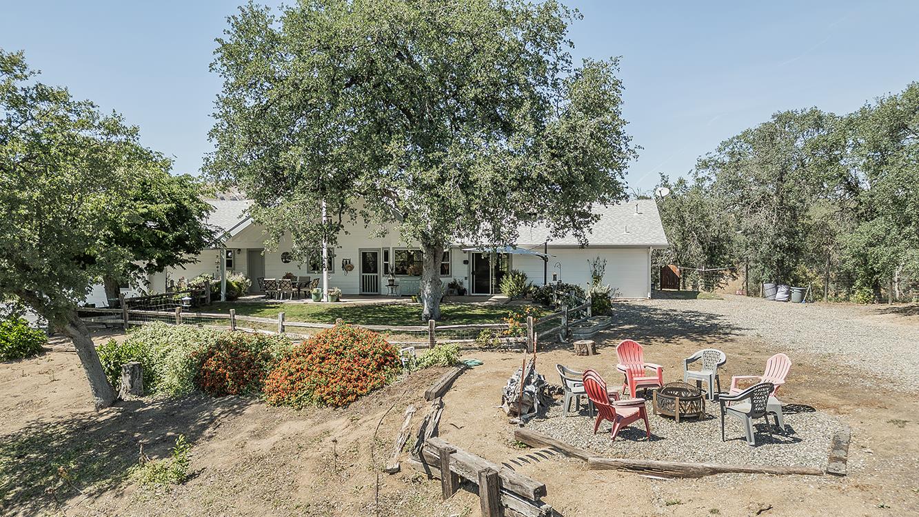 14815 Garlock Ln, Prather, CA 93651