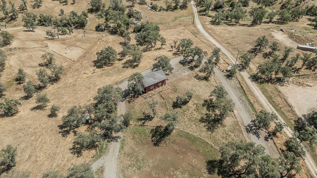 14815 Garlock Ln, Prather, CA 93651